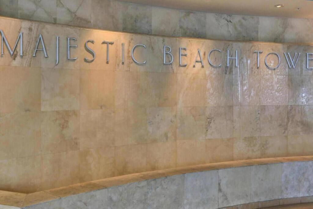 Beachfront #509 At Majestic Appartement
